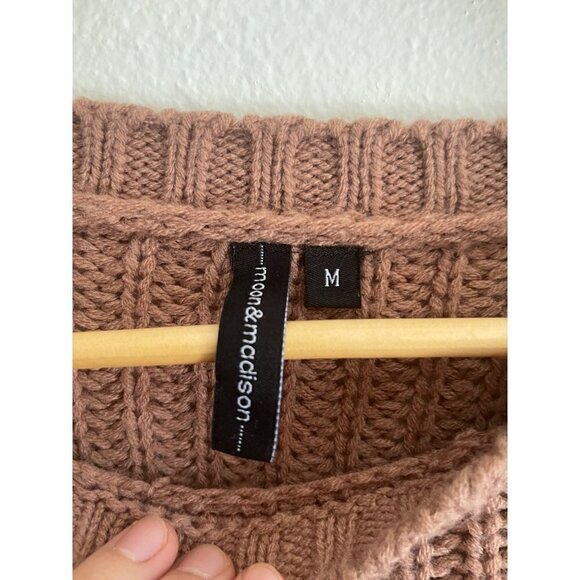 Moon and Madison oversized sleeve tan sweater Size M - Picture 3 of 5